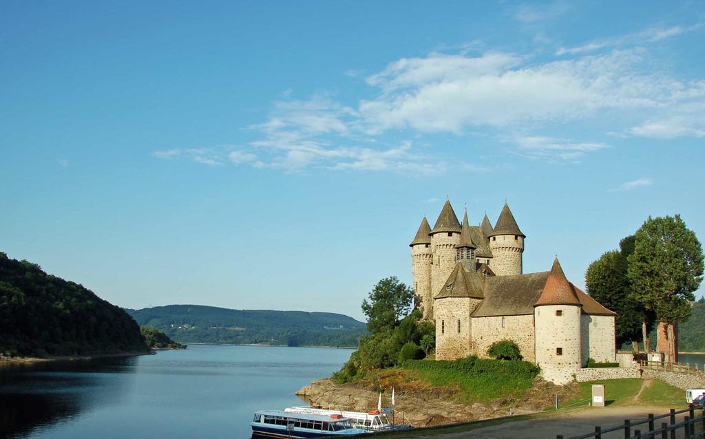 Готель Vvf Correze Pays D'Eygurande Екстер'єр фото