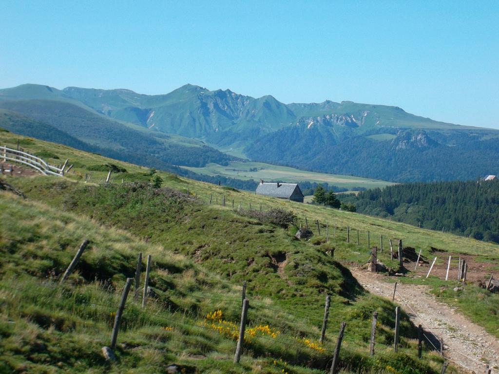Готель Vvf Correze Pays D'Eygurande Екстер'єр фото